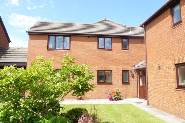 Thumbnail Flat for sale in Kings Court, Leyland