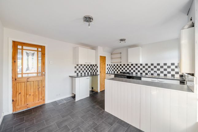 31, Cedar Avenue, West Sussex photo 4