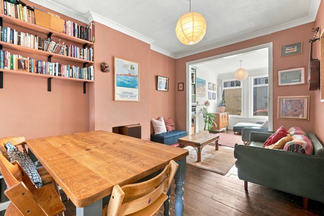 67, Rosebery Avenue, London photo 4