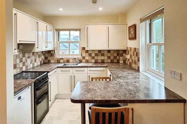 4 Pynewood House 1A Exeter Road, Ivybridge Devon, Devon photo 3