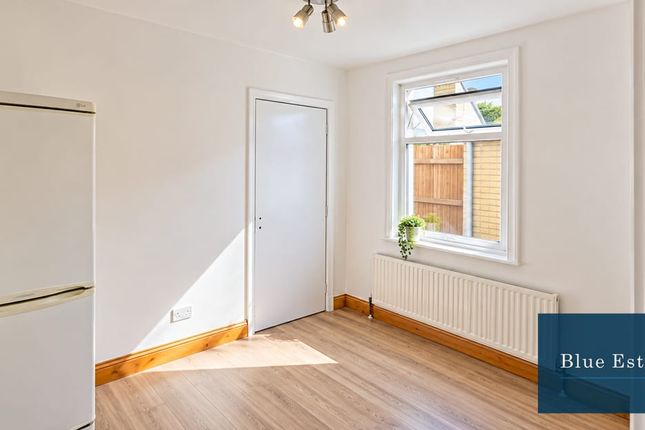87, Maswell Park Crescent, Hounslow photo 3