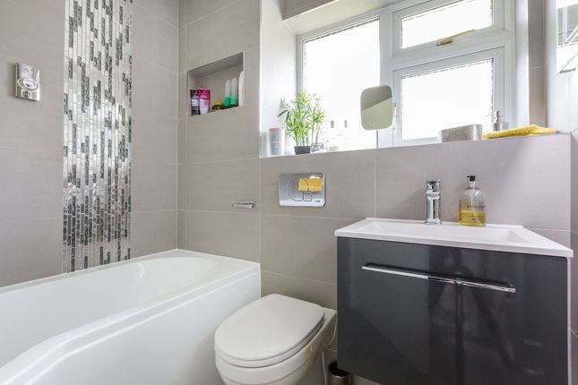 1 Kipling Way, East Grinstead photo 4