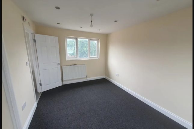 Thumbnail Semi-detached house to rent in Headcorn Road, Bromley