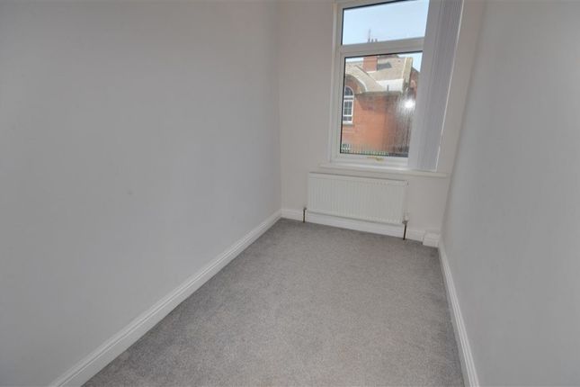 Terraced house to rent in Briggs Avenue, Castleford