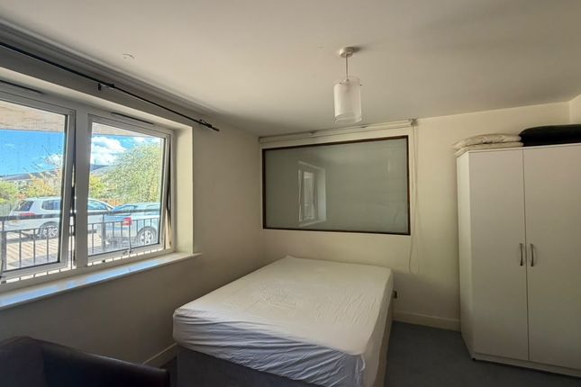 Bartholomew Court, LONDON photo 5