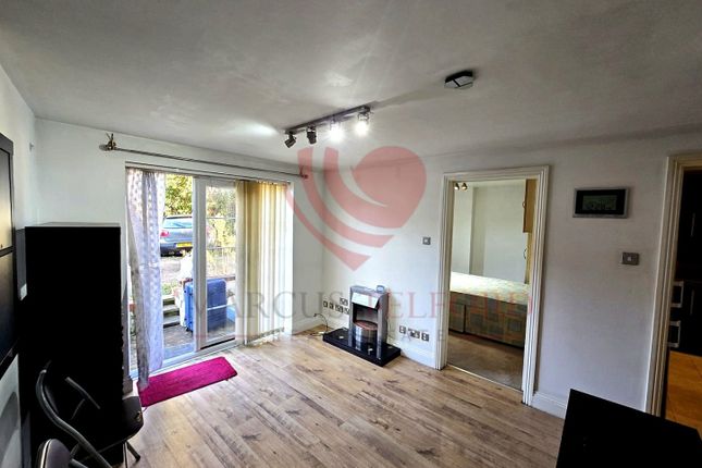 23A, Upton Park, Slough photo 2
