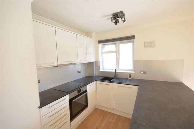 Thumbnail Flat to rent in 127 Stonecot Hill, Sutton, London