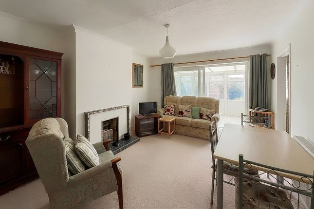 3, Oakley Gardens, Littlehampton photo 3