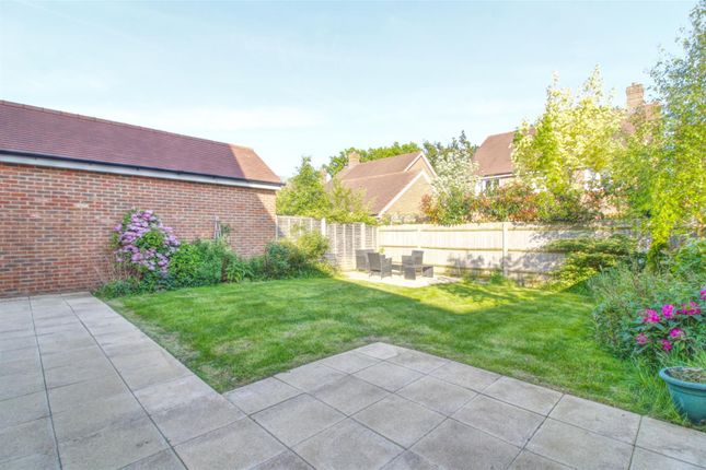 Detached house to rent in Bay Tree Rise, Sonning Common, Reading