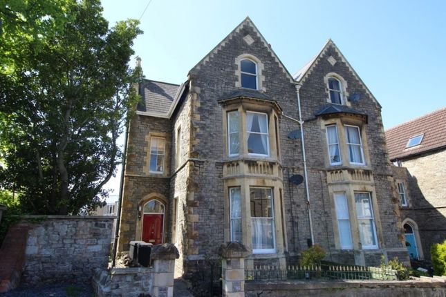 Flat to rent in Victoria Road, Clevedon, Avon