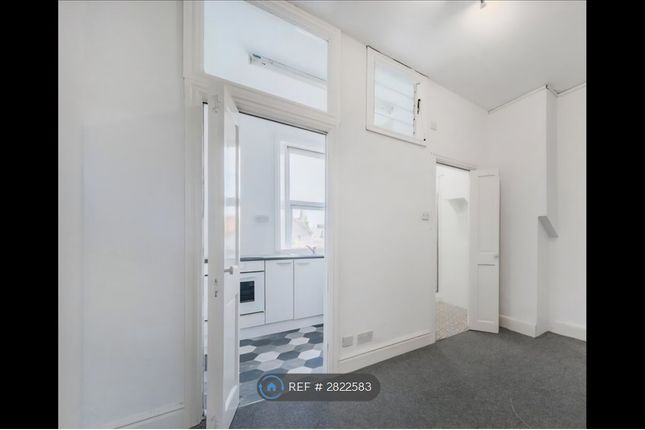 Flat, Queens Road Hoylake, Wirral photo 5