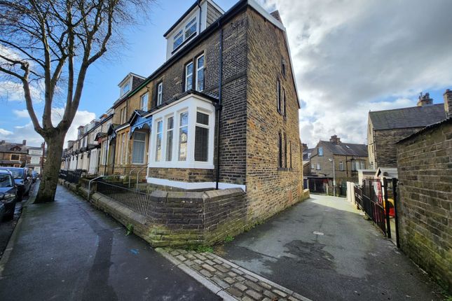 End terrace house to rent in Hartman Place, Bradford