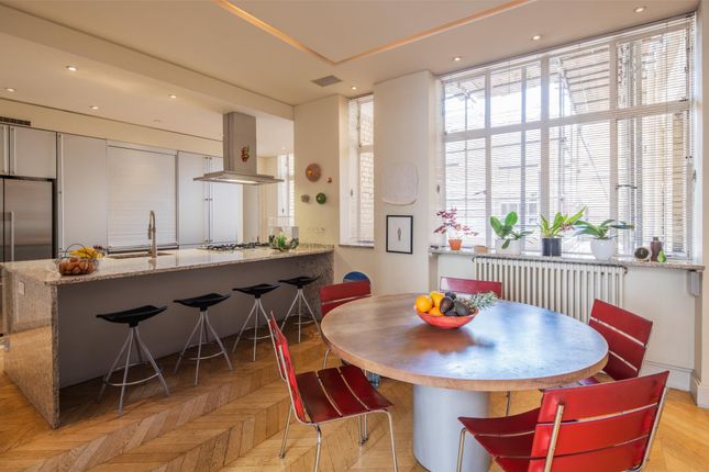 Thumbnail Flat for sale in Orchard Court, Portman Square, London