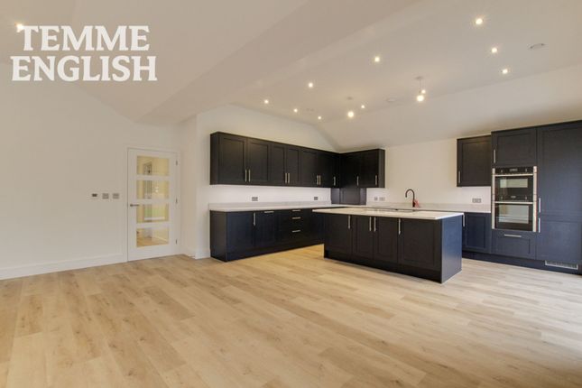 1 Kingfisher Close, Billericay photo 3