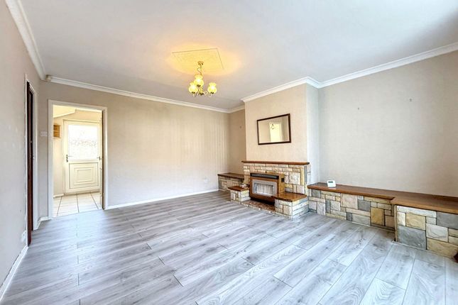 4, Leazes Rise, Peterlee photo 3