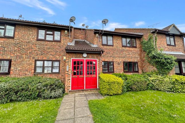 Thumbnail Flat for sale in Troutbeck Close, Slough