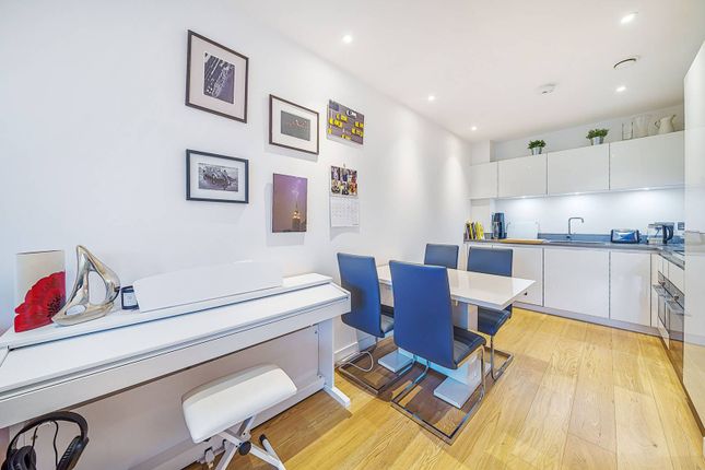 Flat for sale in Hidcote Apartments, Danvers Avenue, Battersea, London