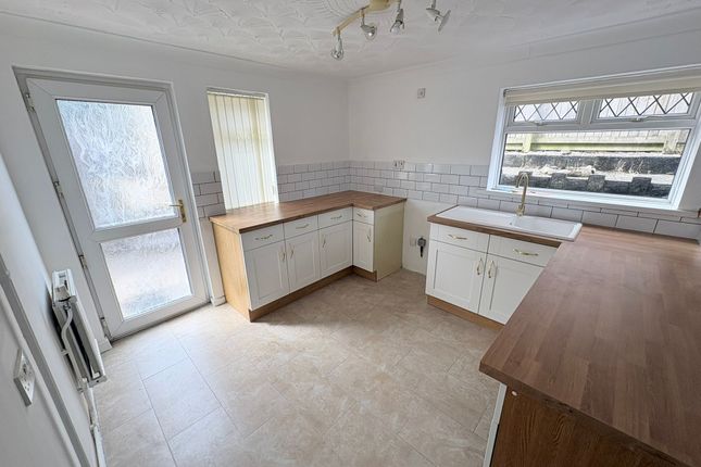 29 Brondeg Crescent, Swansea photo 5