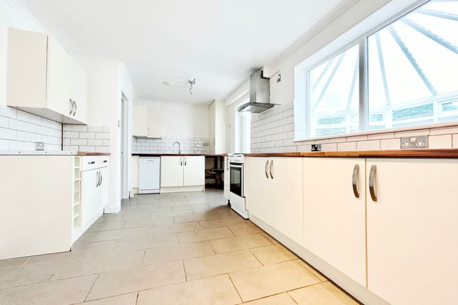 169, George Reddings Way, Cheltenham photo 2