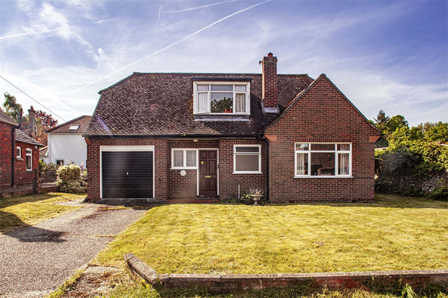Thumbnail Detached house for sale in Knightstone, Goring On Thames