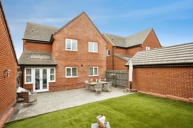 48, Rose Way, Nottingham photo 4