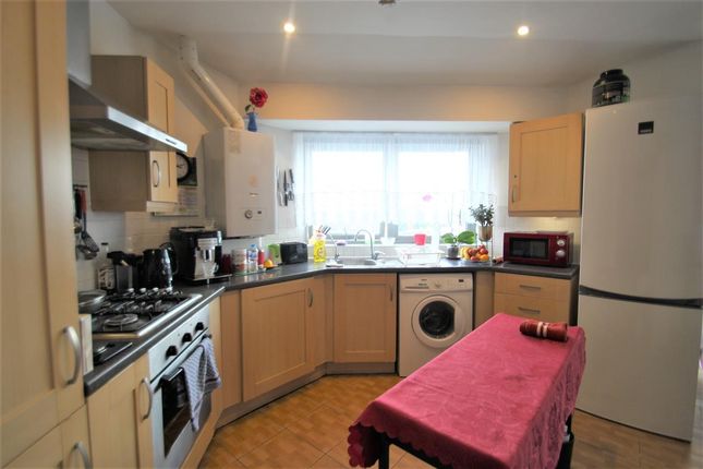 Flat 11, 2, Page Road, Bedfont photo 3