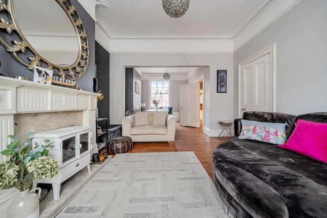 20, Clarendon Avenue, Leamington Spa photo 4