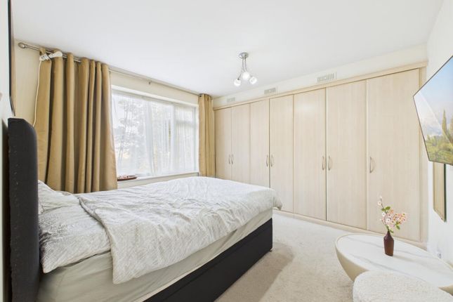 Flat 7 Sunny Lodge 33A, Sunningfields Road, London photo 3