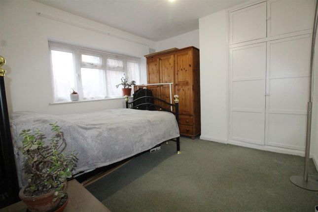 Town house for sale in Hawthorn Avenue, Batley