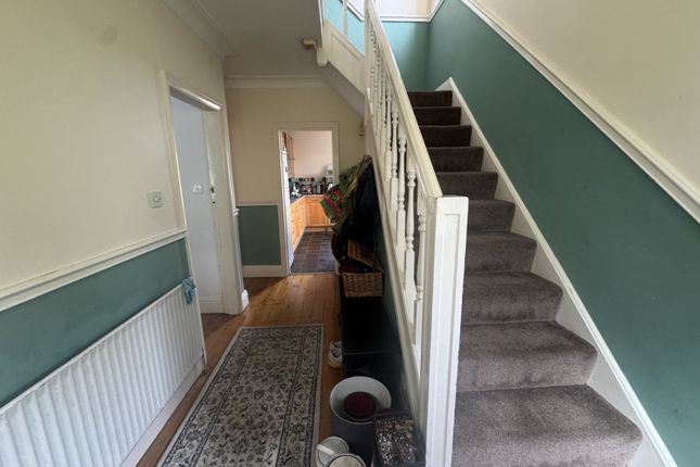1, Spen Drive, Leeds photo 5