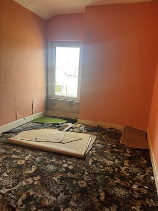 27, Victoria Road, Bridgend photo 5