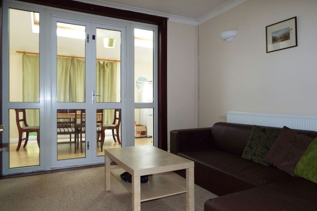 14, Southampton photo 3