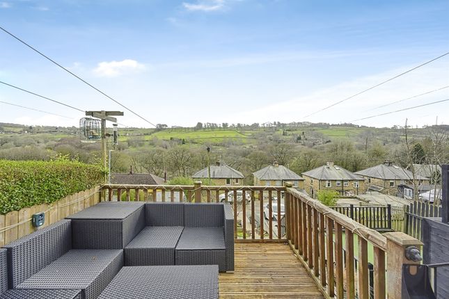15, Parkfield Drive, SOWERBY BRIDGE photo 2