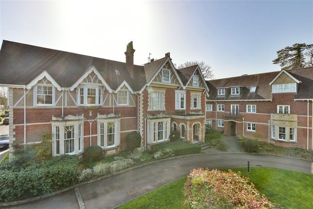 3-bed flat on Massetts Road, Horley, £450,000