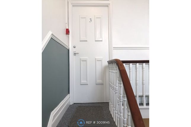 Flat, Upper Cliff Road, Gorleston photo 4