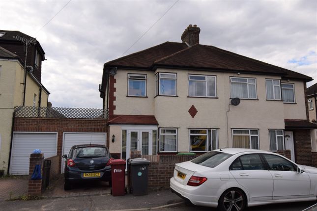 Thumbnail Property to rent in Midcroft, Slough