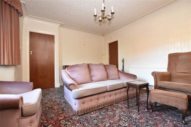 112, Spen Lane, West Yorkshire photo 2