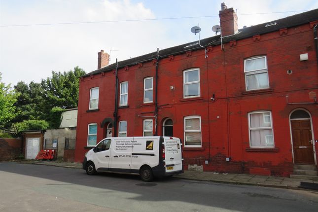 Terraced house for sale in Walford Mount, Leeds