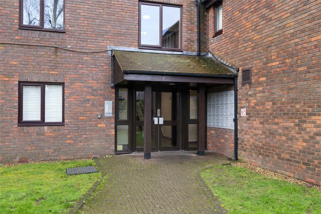 Flat 3, Cobham Gate,, Freelands Road, Surrey photo 4