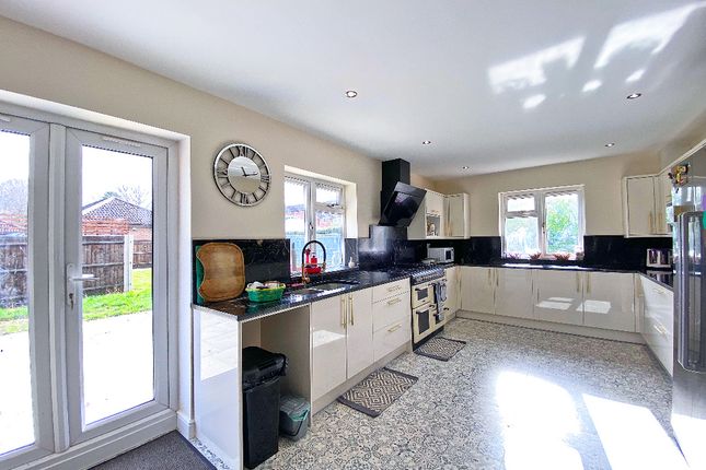 43, St. Johns Road, Farnborough photo 3