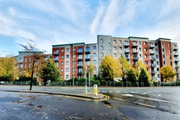 Flat to rent in Lower Hall Street, St. Helens