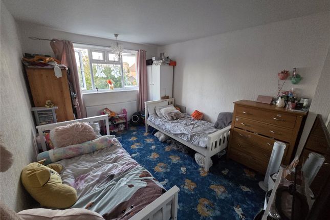 31, Clayton Road, Chessington photo 5