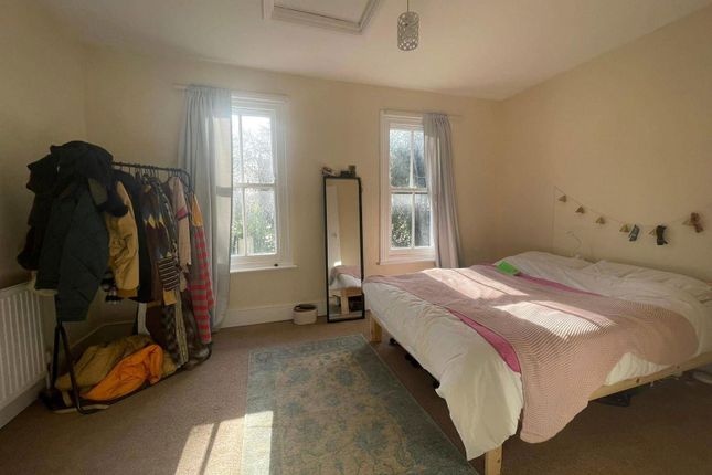 25 Crescent Way, London photo 4
