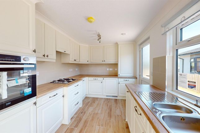 103, Pont Pentre Park, Pontypridd photo 3