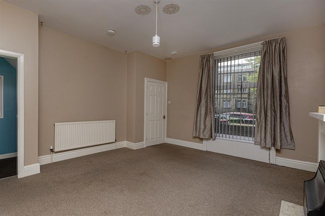 22, Church Avenue, Huddersfield photo 4