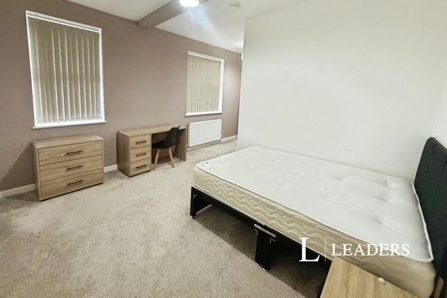 Room 4, 6 King Street, Staffordshire photo 2