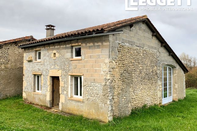 Thumbnail Villa for sale in Saint-Laurent-Des-Combes, Charente, Nouvelle-Aquitaine
