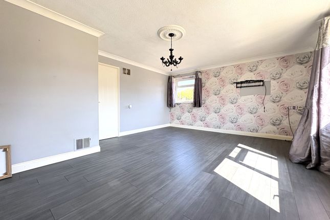 7, Bowmans Park, Halstead photo 3