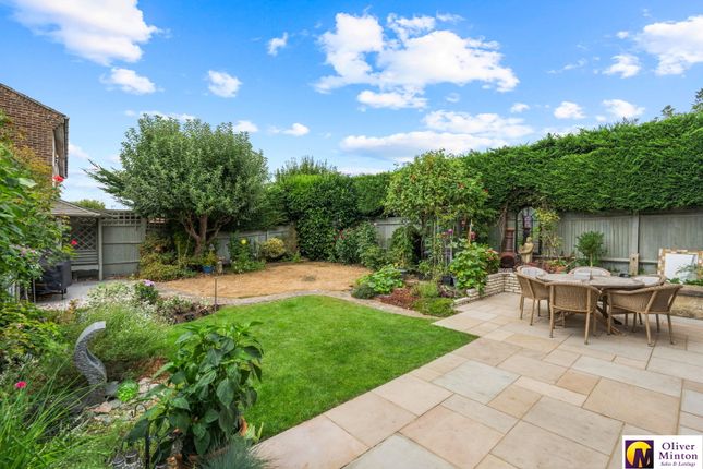 13, Perowne Way, Puckeridge photo 4