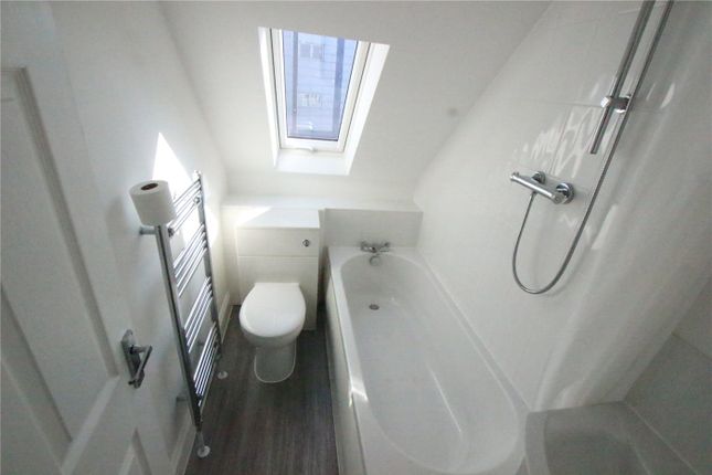 Property To Rent In Holbek Road Canvey Island Ss8 Renting
